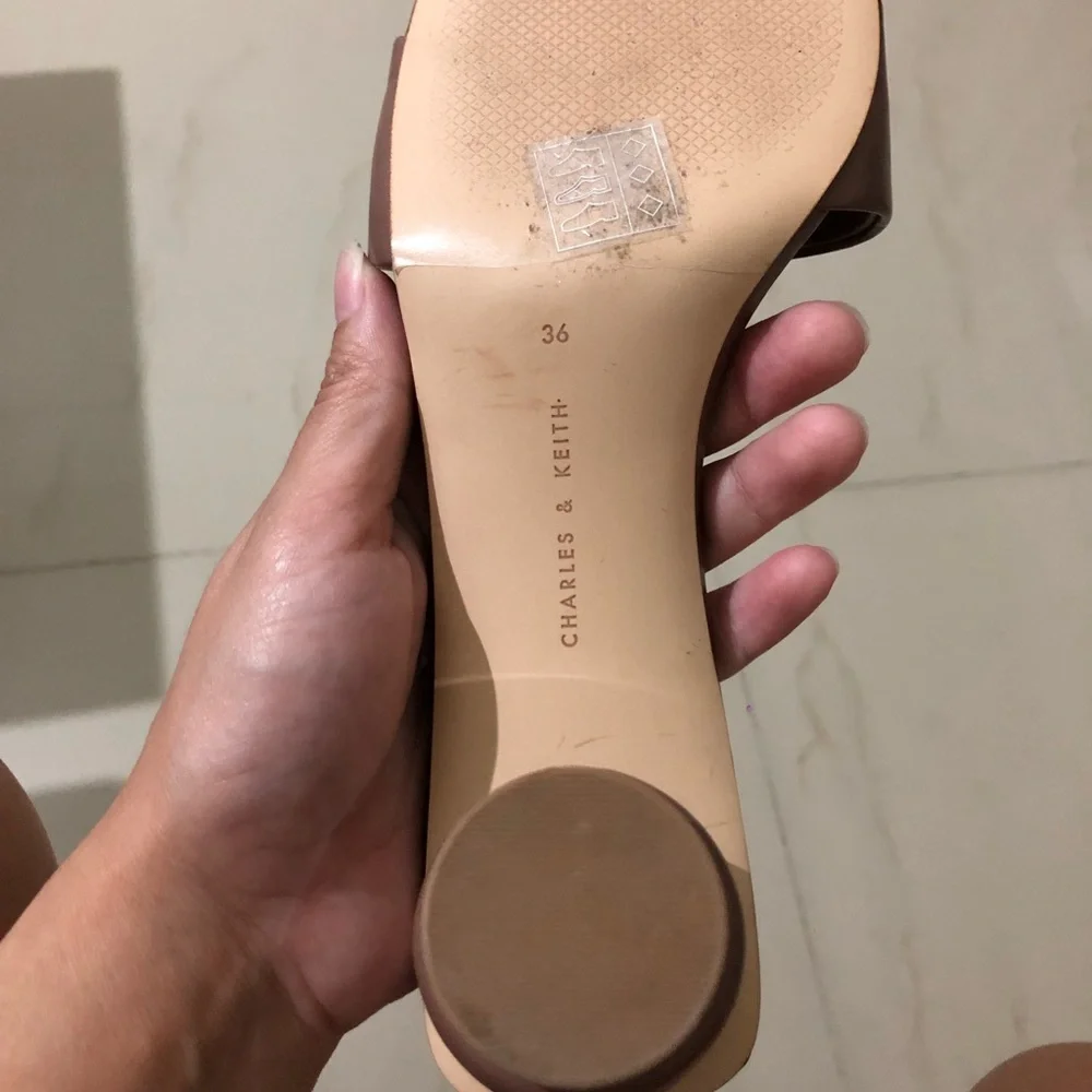 Charles & Keith sandals - Picture 4 of 4